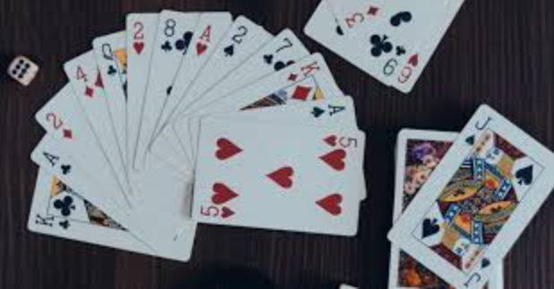 Tips Memperbedakan Permainan Judi Poker Online Dan Offline